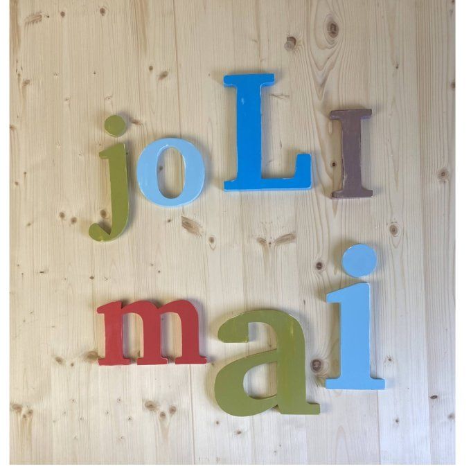 Mots géants en bois " Joli mai " couleurs personnalisables. 