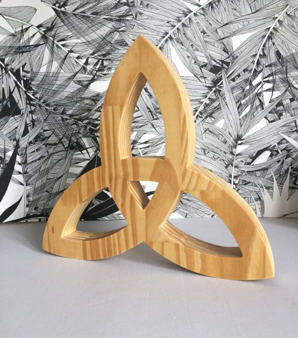 Triquetra en bois.